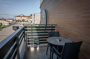 Elizabeth Queen Luxury Rooms