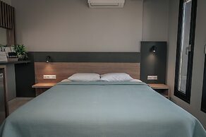 Elizabeth Queen Luxury Rooms