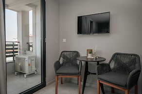 Elizabeth Queen Luxury Rooms