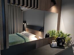 Elizabeth Queen Luxury Rooms