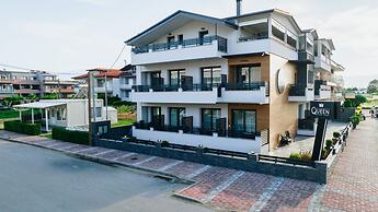 Elizabeth Queen Luxury Rooms