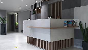 Elizabeth Queen Luxury Rooms