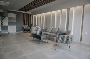 Elizabeth Queen Luxury Rooms