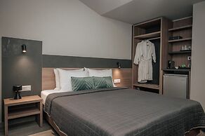 Elizabeth Queen Luxury Rooms