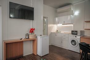 Elizabeth Queen Luxury Rooms