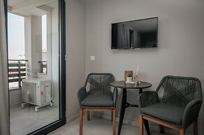 Elizabeth Queen Luxury Rooms