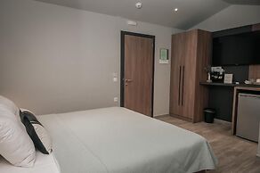 Elizabeth Queen Luxury Rooms