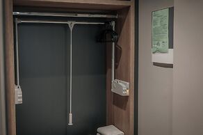 Elizabeth Queen Luxury Rooms