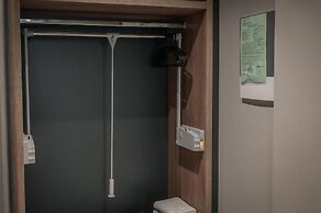 Elizabeth Queen Luxury Rooms