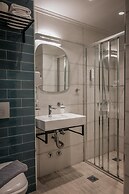 Elizabeth Queen Luxury Rooms