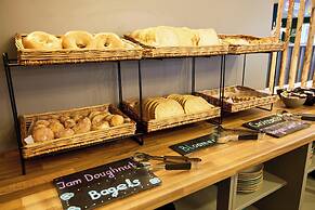 Holiday Inn - the niu, Loom Manchester North by IHG