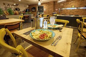 Holiday Inn - the niu, Loom Manchester North by IHG
