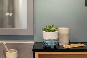 Holiday Inn - the niu, Loom Manchester North by IHG