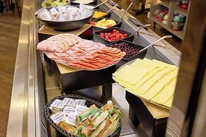 Holiday Inn - the niu, Loom Manchester North by IHG