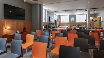 Plan B Hotel - Living Chamonix