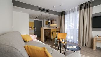 Plan B Hotel - Living Chamonix
