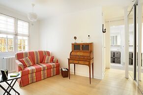 Sublime appartement Champs Elysees ( Chaillot)