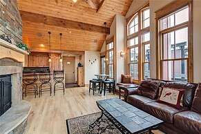 The Luxurious Lincoln Hot Tub