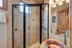 The Luxurious Lincoln Hot Tub