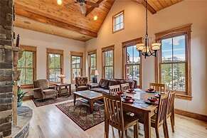 The Luxurious Lincoln Hot Tub