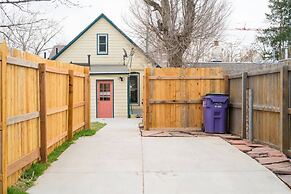 Artisan Victorian Spacious Backyard Great Location