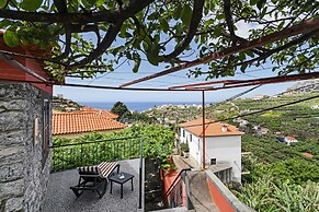 Casa da Aldeia by An Island Apart