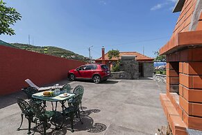 Casa da Aldeia by An Island Apart