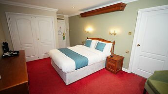 Consort Hotel