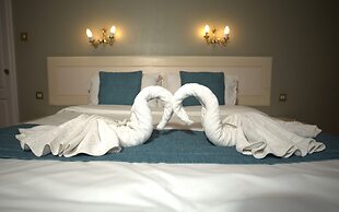 Consort Hotel