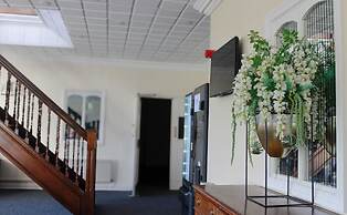 Consort Hotel