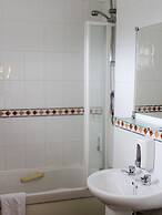 Consort Hotel