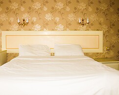 Consort Hotel