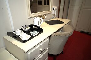 Consort Hotel
