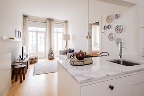 BOUTIQUE Rentals Flores Plaza