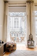 BOUTIQUE Rentals Flores Plaza