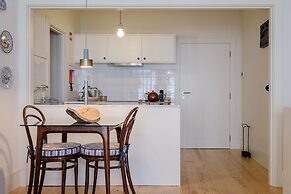 BOUTIQUE Rentals Flores Plaza