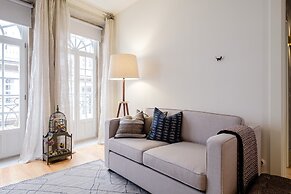 BOUTIQUE Rentals Flores Plaza