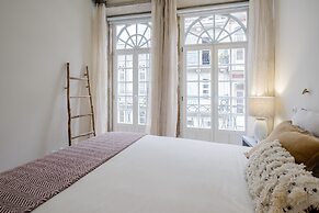 BOUTIQUE Rentals Flores Plaza