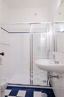 BOUTIQUE Rentals Flores Plaza
