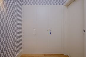 BOUTIQUE Rentals Flores Plaza