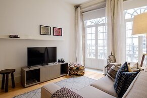 BOUTIQUE Rentals Flores Plaza