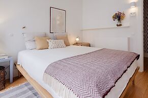 BOUTIQUE Rentals Flores Plaza