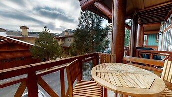 Juniper Crest 7 Private Hot Tub, 2 Car Garage, BBQ, Walk to the Lifts 