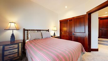 Juniper Crest 7 Private Hot Tub, 2 Car Garage, BBQ, Walk to the Lifts 