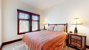 Juniper Crest 7 Private Hot Tub, 2 Car Garage, BBQ, Walk to the Lifts 