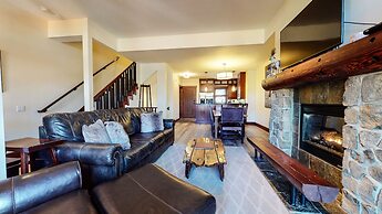 Juniper Crest 7 Private Hot Tub, 2 Car Garage, BBQ, Walk to the Lifts 