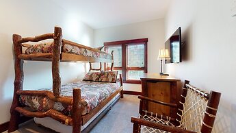 Juniper Crest 7 Private Hot Tub, 2 Car Garage, BBQ, Walk to the Lifts 