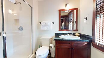 Juniper Crest 7 Private Hot Tub, 2 Car Garage, BBQ, Walk to the Lifts 