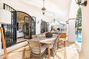 Super Villa Near Beach with Heated Pool