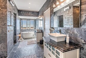 Super Villa Near Beach with Heated Pool